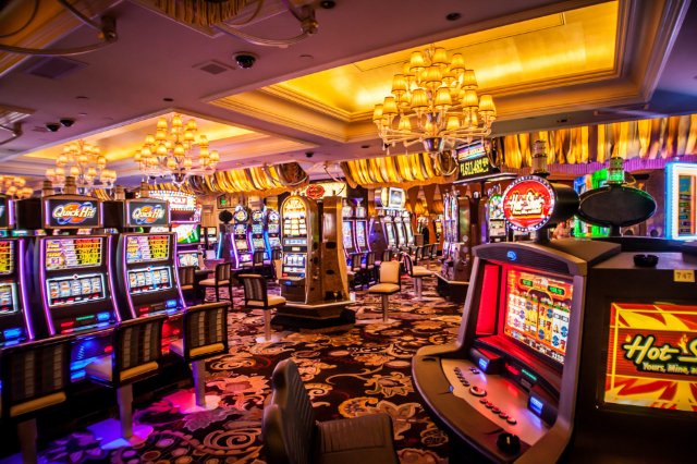 Marathonbet Casino: плюсы игры на реальные деньги, популярные бонусы